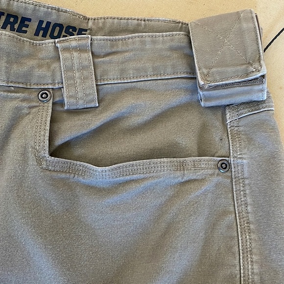 Duluth Trading Co. “Flex Fire Hose” Heavy Duty Work Shorts in Khaki - Size 36 - Picture 3 of 9